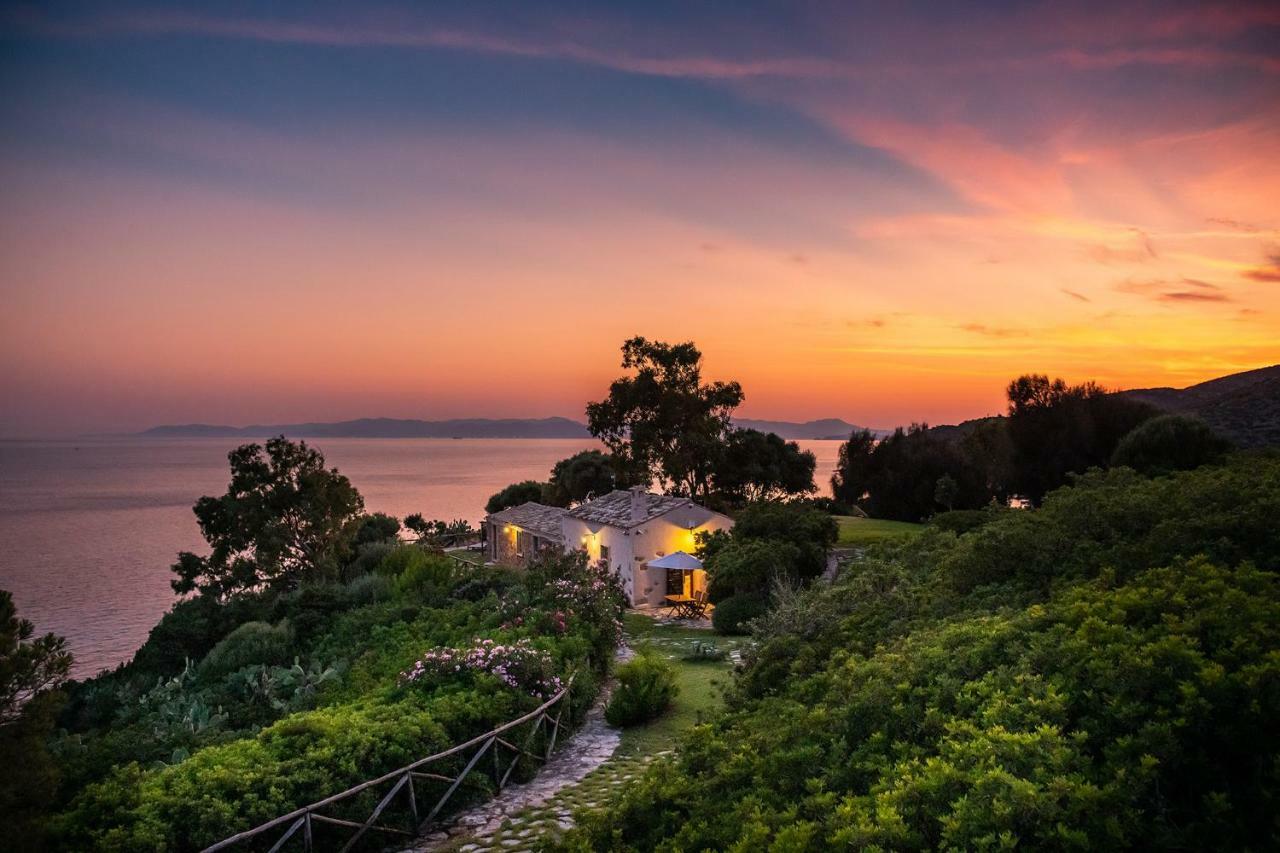 Angolo Di Paradiso Sul Mare Geremeas Exterior photo
