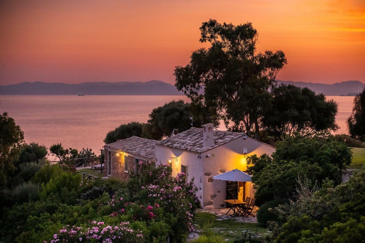 Angolo Di Paradiso Sul Mare Geremeas Exterior photo